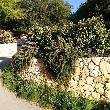 La Claouzo Bed and breakfast